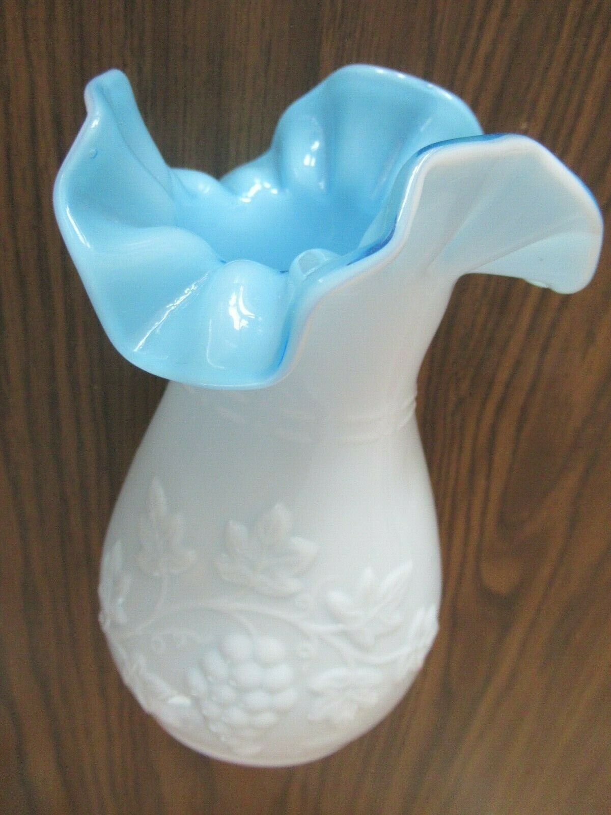 Vtg Milk Glass Vase With Grape Vine Ruffled Top Blue Inside 7" Tall To Ruffle